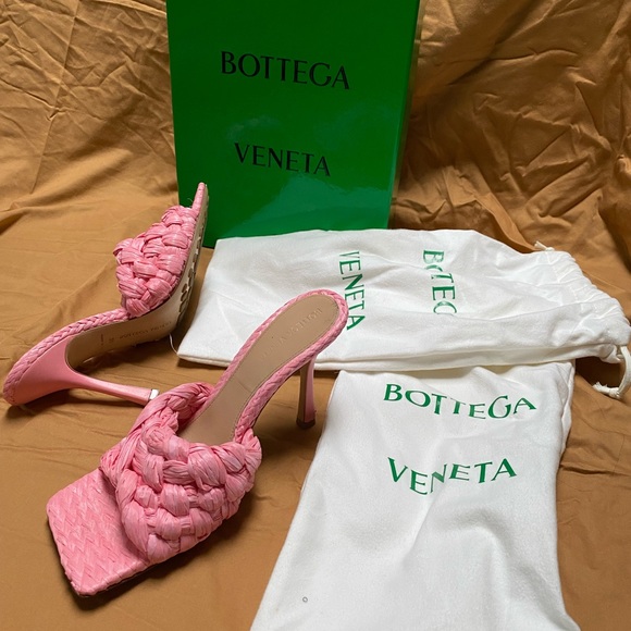 Stretch Intreccio Raffia Sandal - Picture 2 of 6